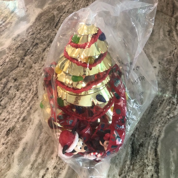 *NWT* Disney popcorn bucket - Picture 3 of 3